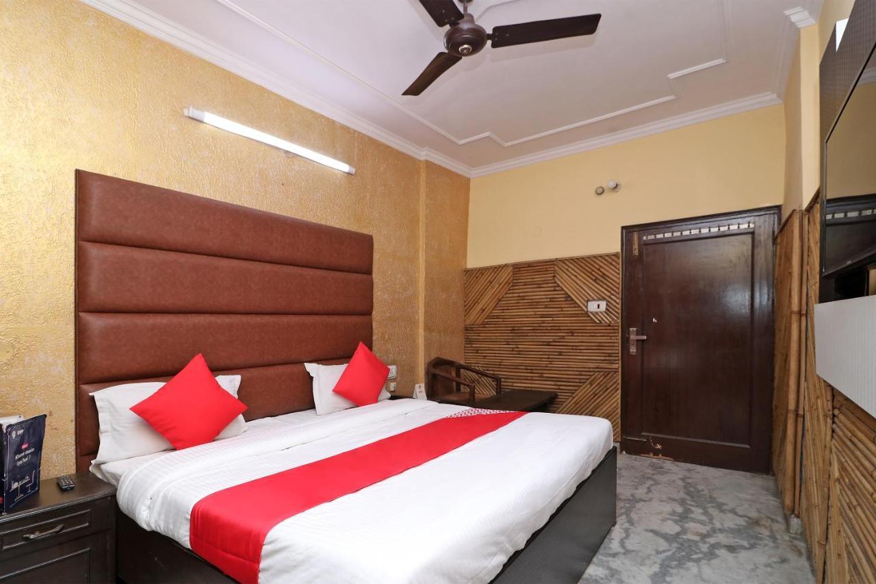Oyo 29304 Hotel Pooja Yamunānagar Extérieur photo