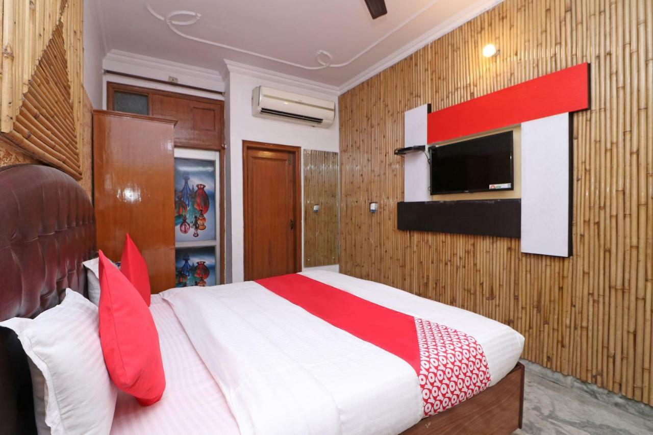 Oyo 29304 Hotel Pooja Yamunānagar Extérieur photo