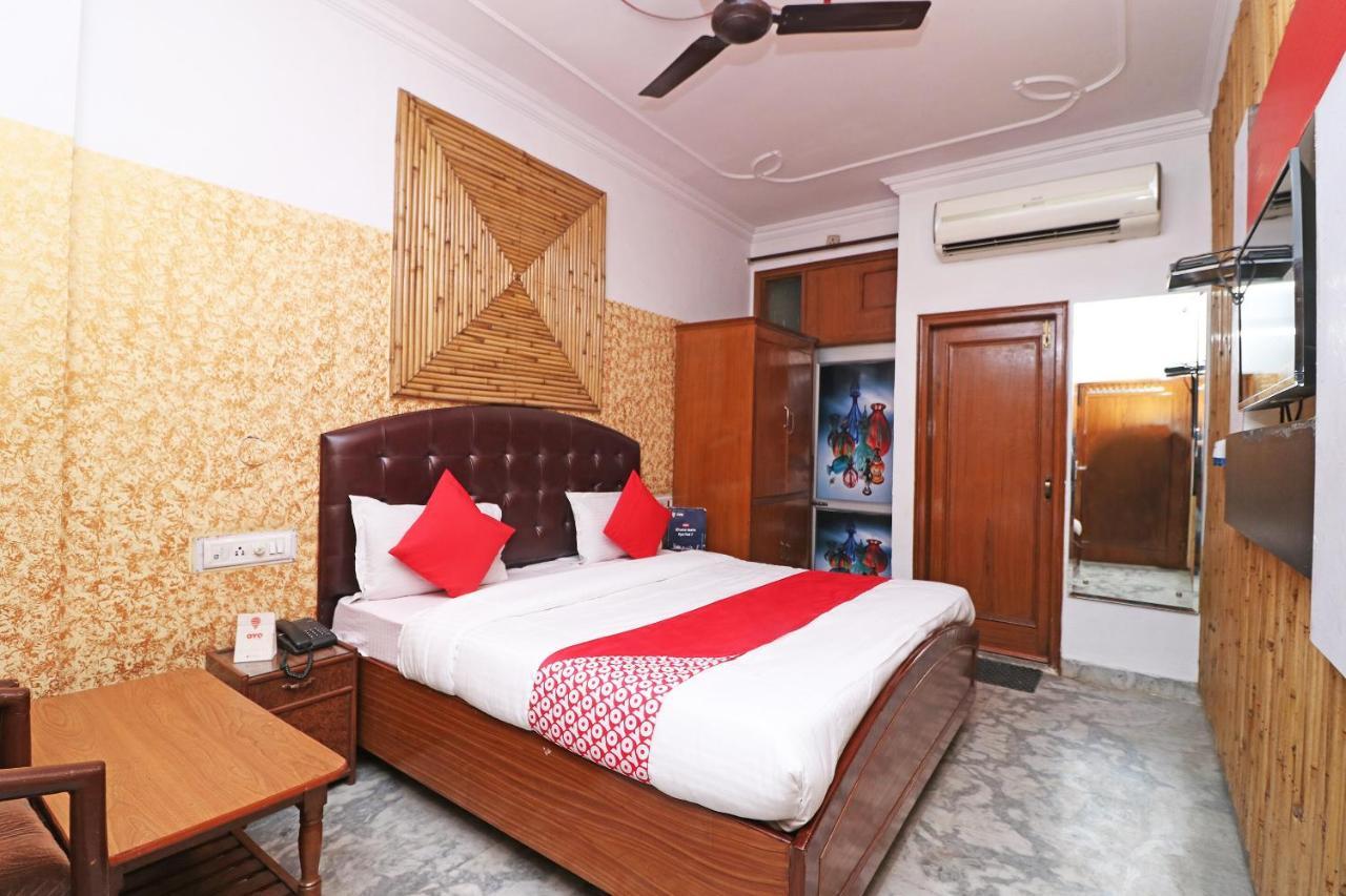 Oyo 29304 Hotel Pooja Yamunānagar Extérieur photo
