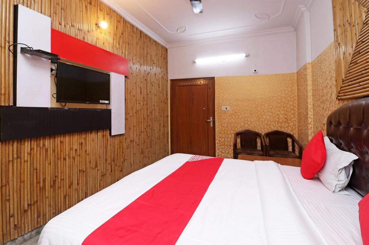 Oyo 29304 Hotel Pooja Yamunānagar Extérieur photo